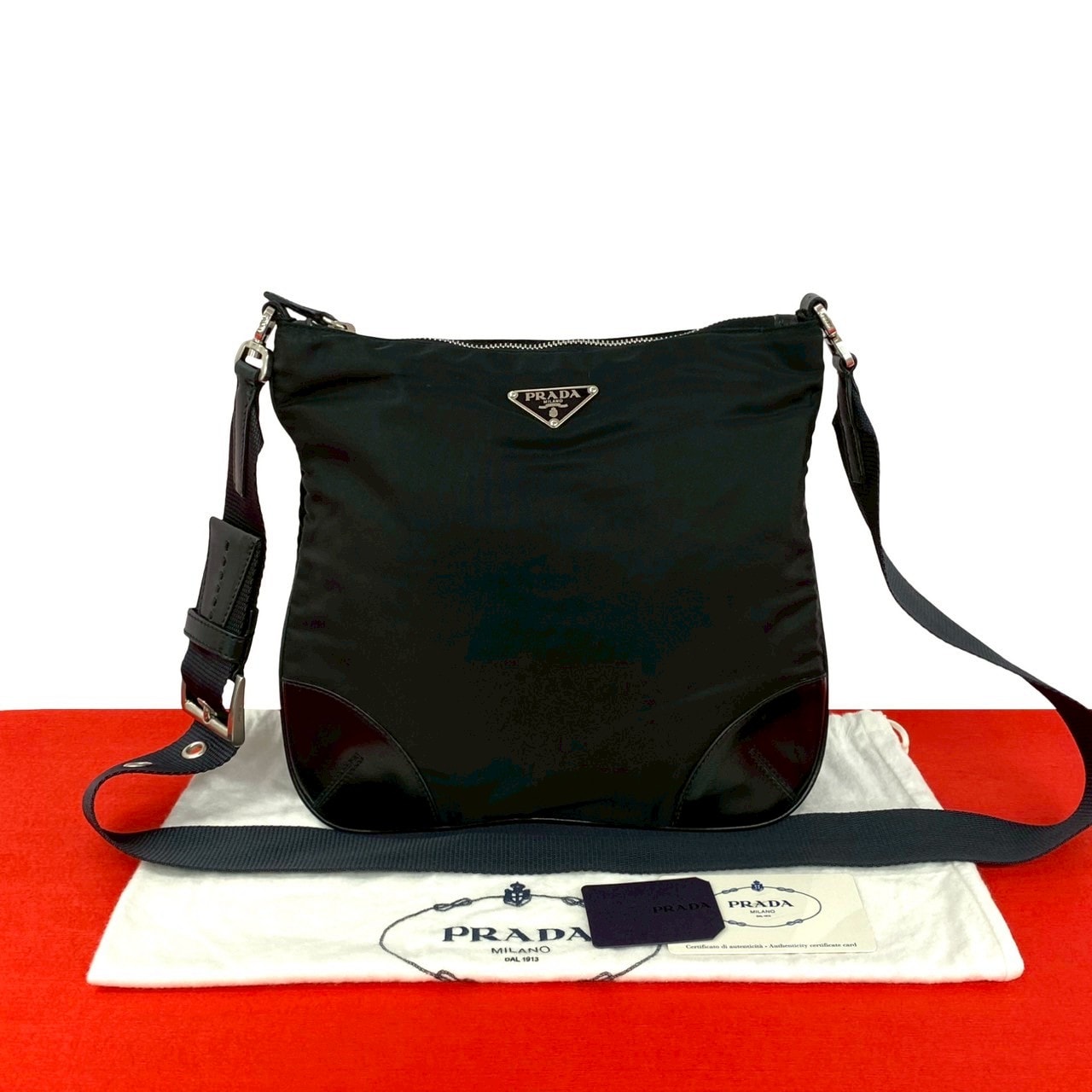 PRADA プラダ 三角ロゴ 金具 ナイロン レザー ショルダーバッグ ブラック
83400