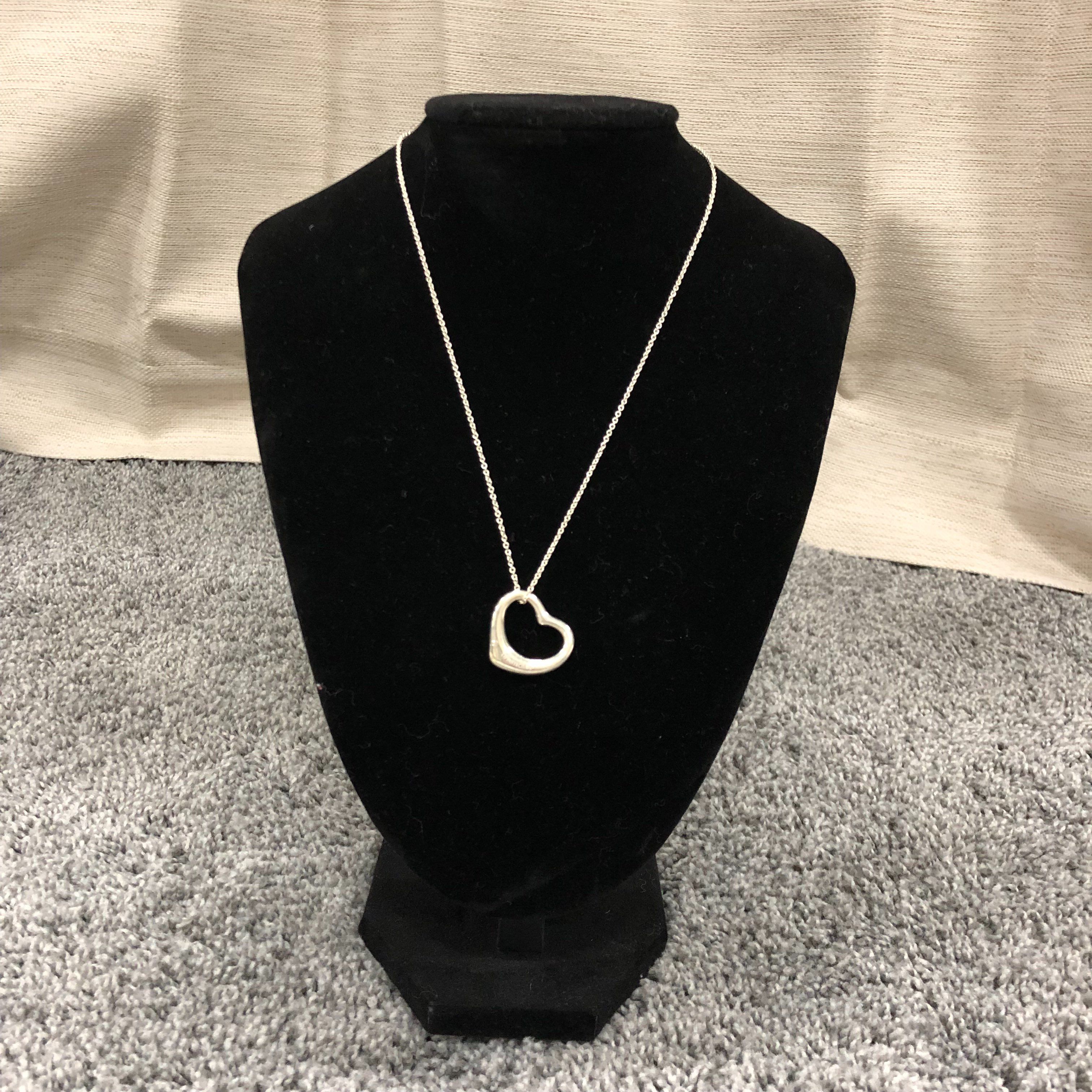 Tiffany & Co Open Heart Necklace "Silver"