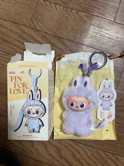 POP MART THE MONSTERS (LABUBU) Pin for Love Series-Vinyl Plush Pendant (A-M) E