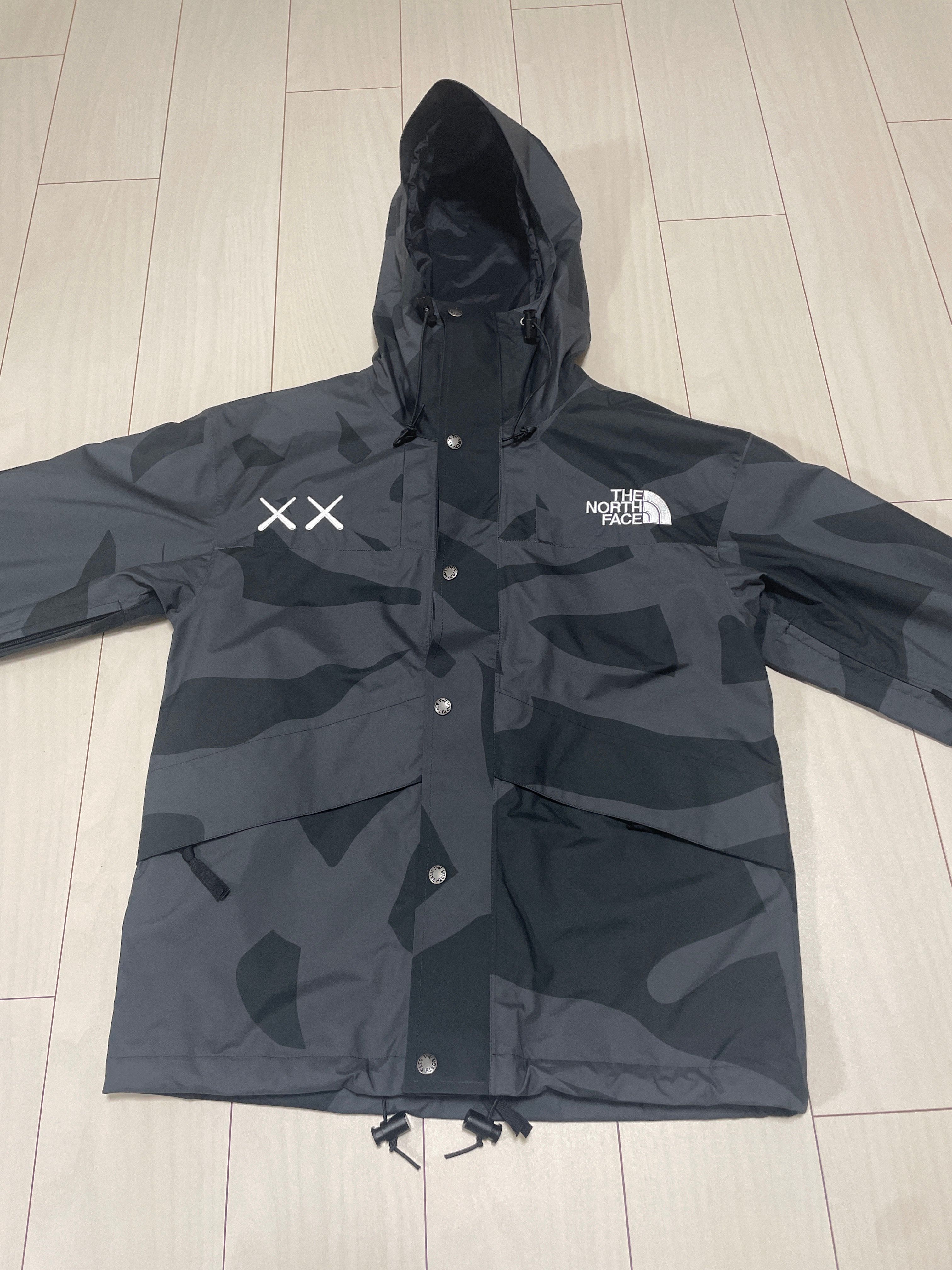 The North Face Kaws Retro 1986 Mountain Jacket "Black"