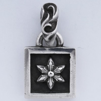 Chrome Hearts Frame Doster Charm "Silver"