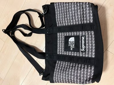 Supreme x The North Face Studded Explore Utility Tote. 17L. "Black" NM82125I