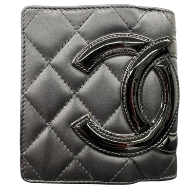 CHANEL 展示品級 美品 シャネル カンボンライン ソーブラック がま口 二つ折り財布 A26720 ラムスキン エナメル レザー 13番台シリアル ブラック コンパクトウォレット ミニ ココマーク デッドストック SAランク 中古 鑑定済 シャネル財布