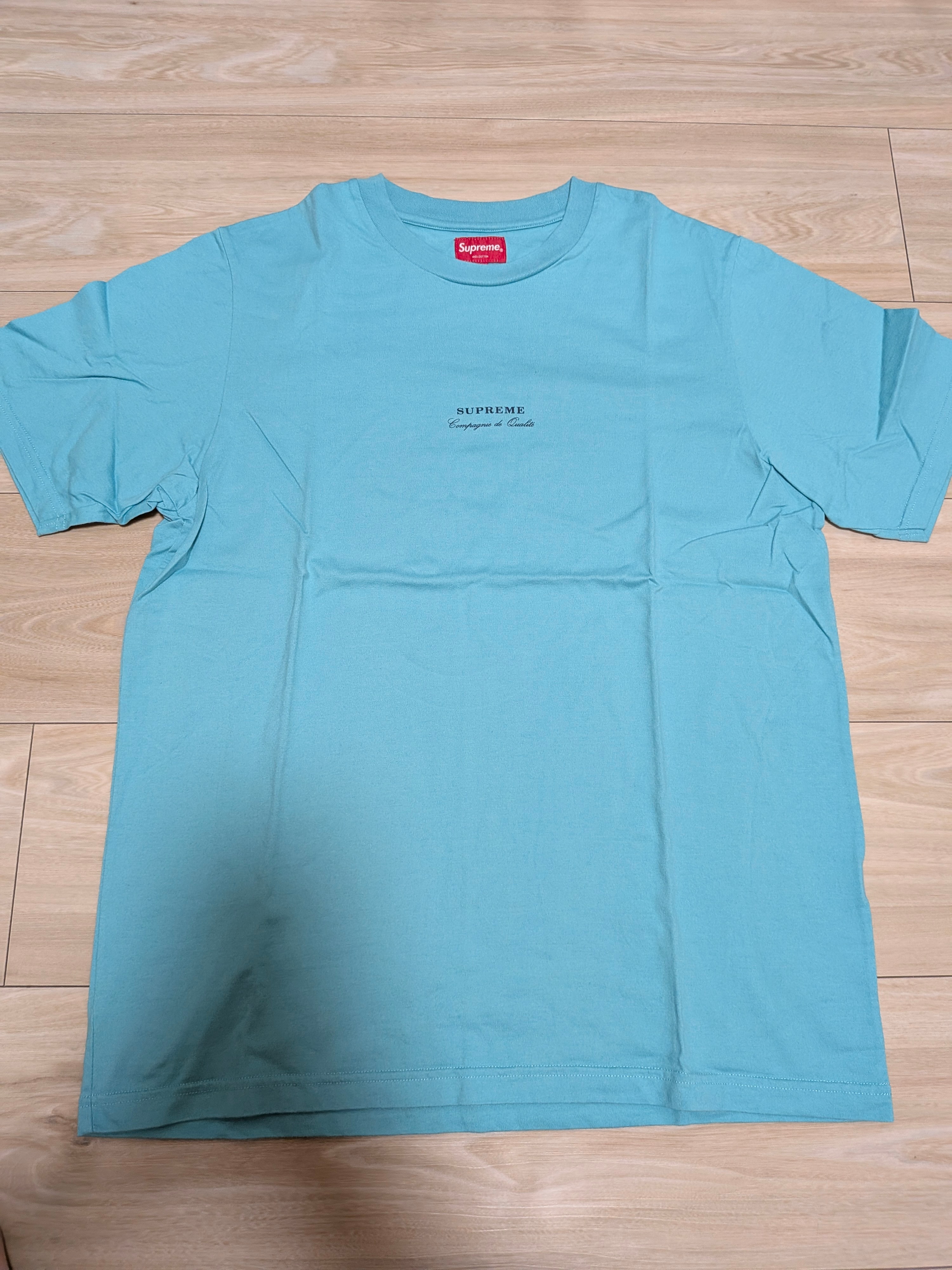 Supreme Qualite Tee 19SS "Dusty Aqua"
