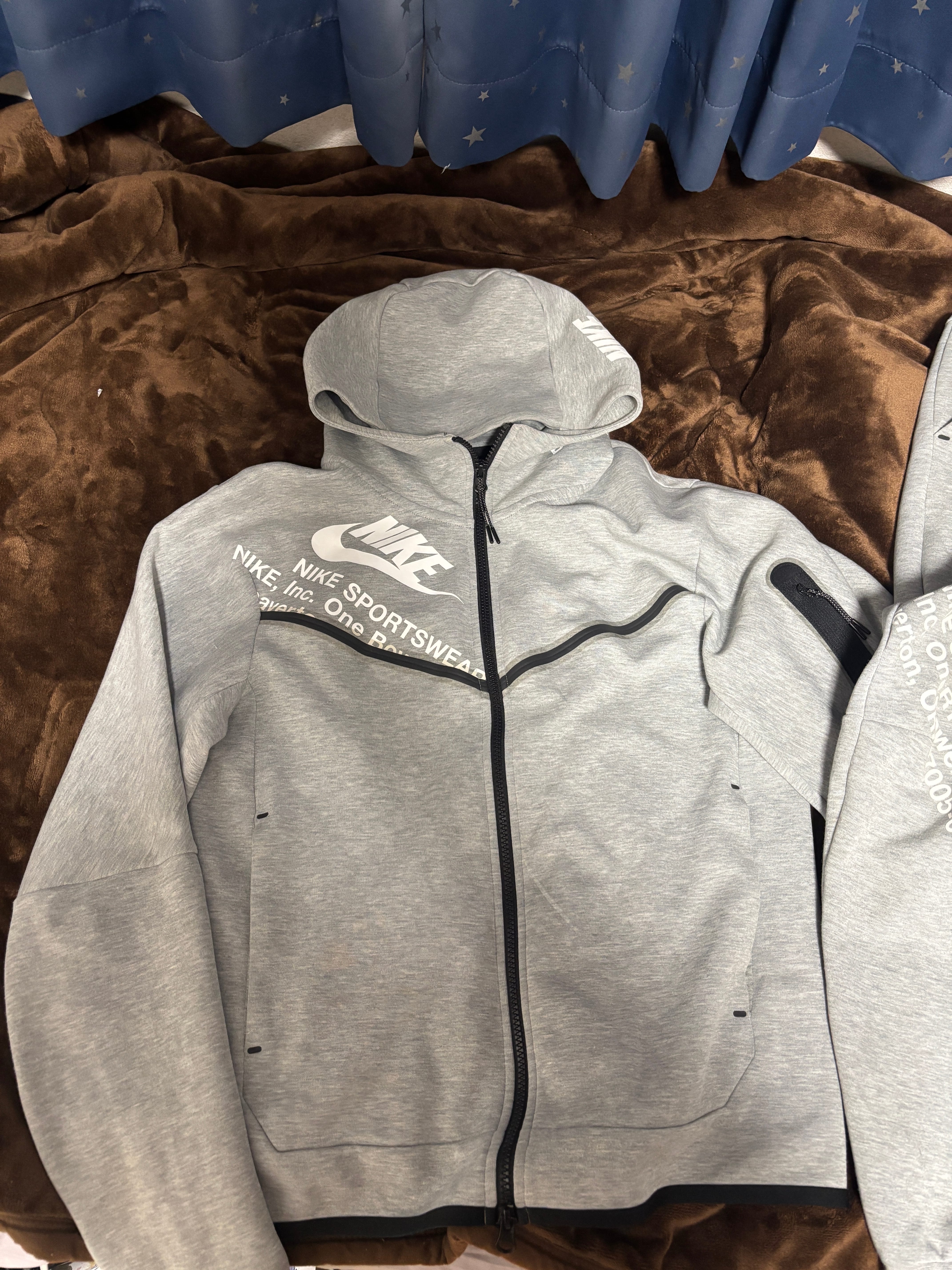 NIKEテックフリース グラフィック セットアップ