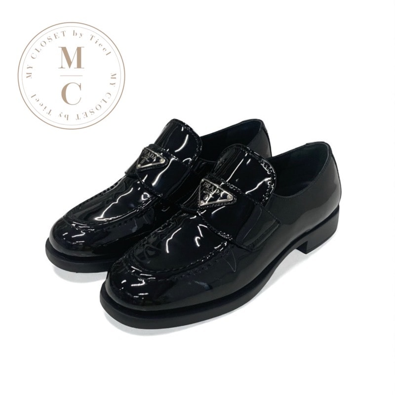 プラダ PRADA ローファー 革靴 靴 シューズ パテント ブラック 黒 シルバー トライアングルロゴ