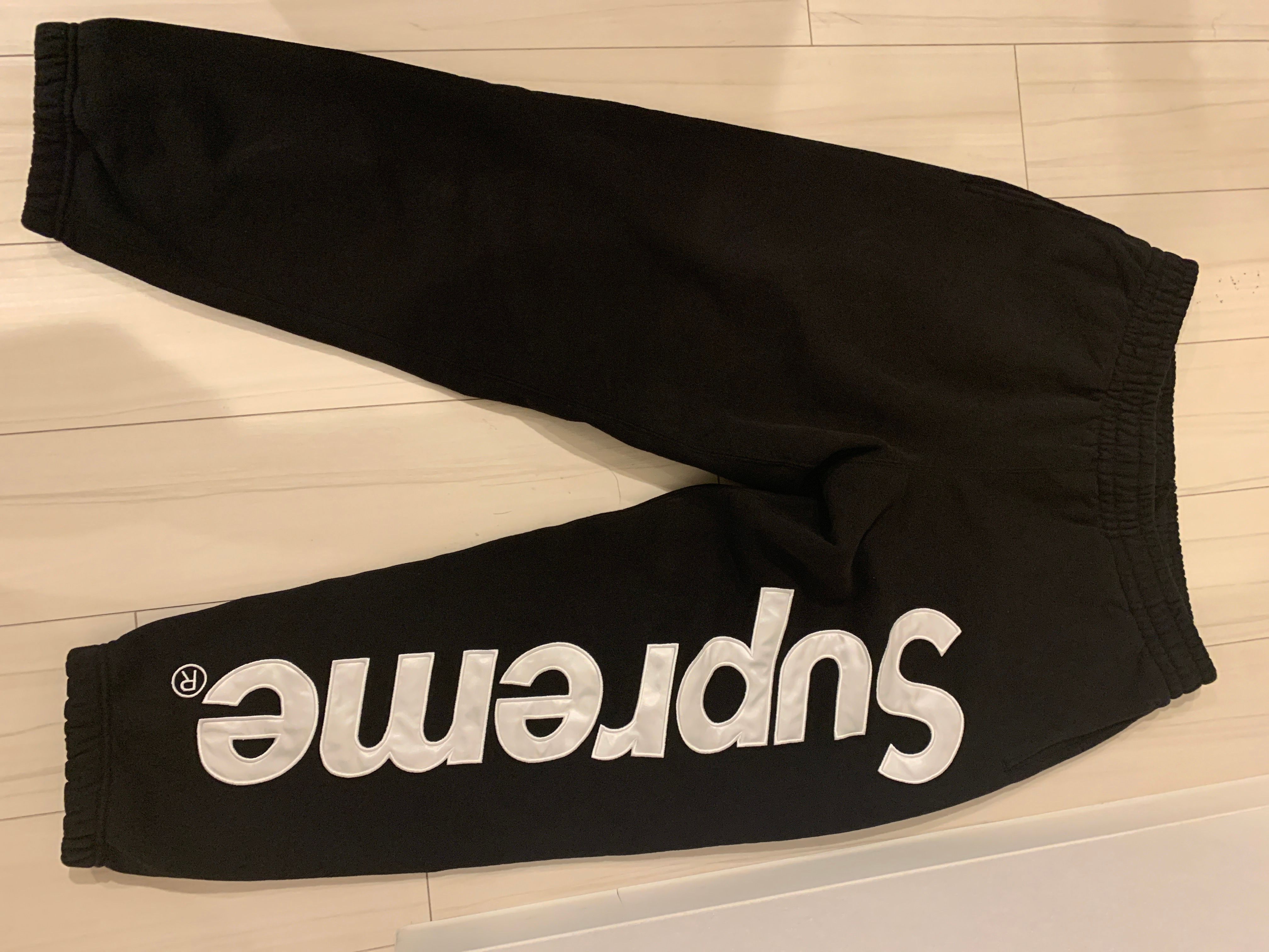 Supreme Satin Applique Sweatpant "Black" (22FW)