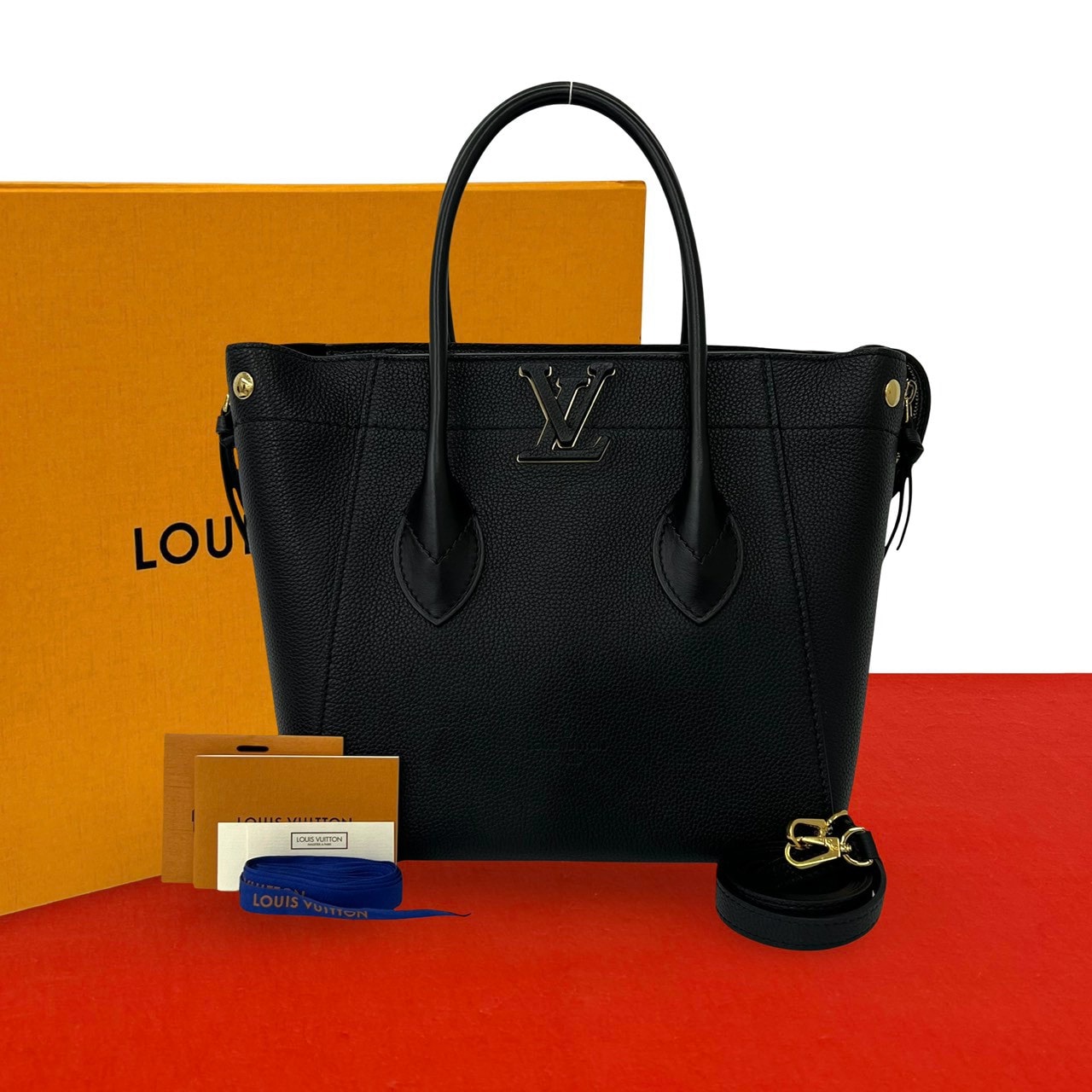 LOUIS VUITTON ルイヴィトン フリーダム レザー ショルダーバッグ ブラック
 29364