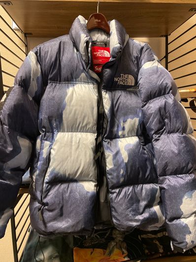 Supreme x The North Face Bleached Denim Print Nuptse Jacket "Indigo"