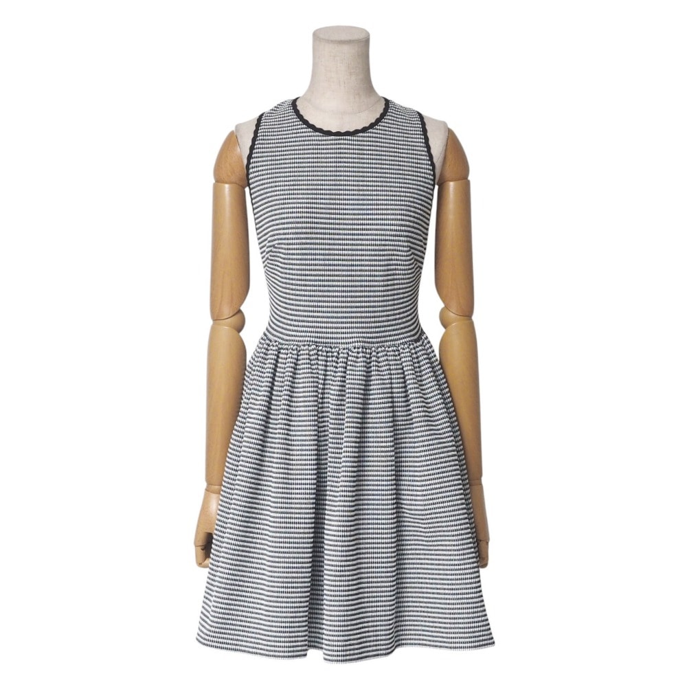 ■美品■MIUMIU ミュウミュウ ワンピース サイズXS ギャザー フレアワンピース ノースリーブ バッククロス ボーダー ブラック / ホワイト イタリア製 ブランド古着【中古】20250428/RA4475