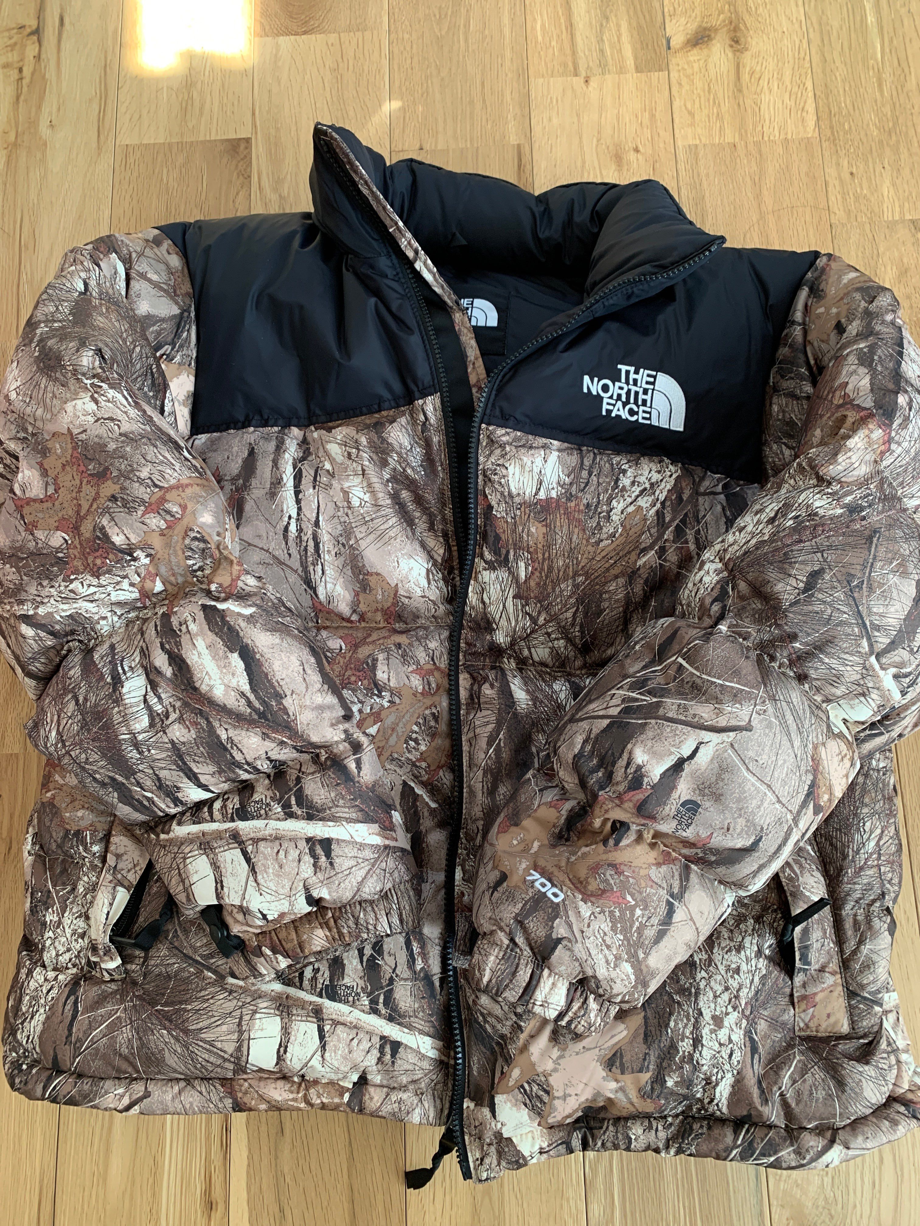 The North Face 1996 RETRO NUPTSE PACKABLE JACKET 海外版 "Leaves"