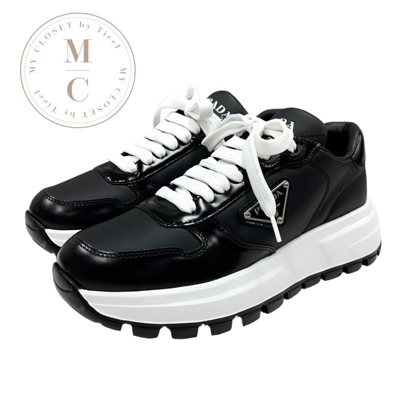 プラダ PRADA スニーカー 靴 シューズ レザー ブラック ホワイト 黒 未使用 トライアングル ロゴ