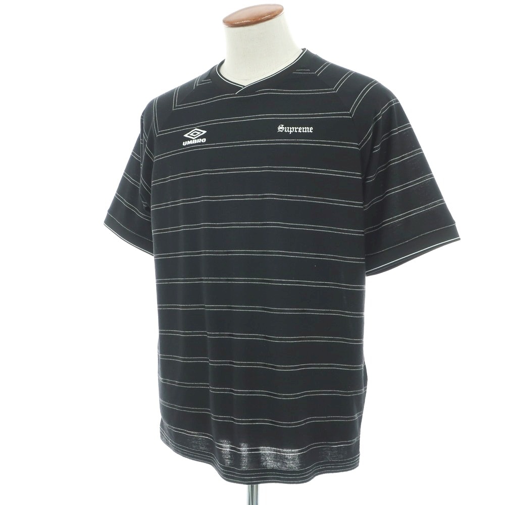 【中古】シュプリーム Supreme 2025年春夏 Umbro Stripe Soccer Jersey ポリエステルレーヨン 半袖Tシャツ ブラック【サイズASIA:M】【メンズ】