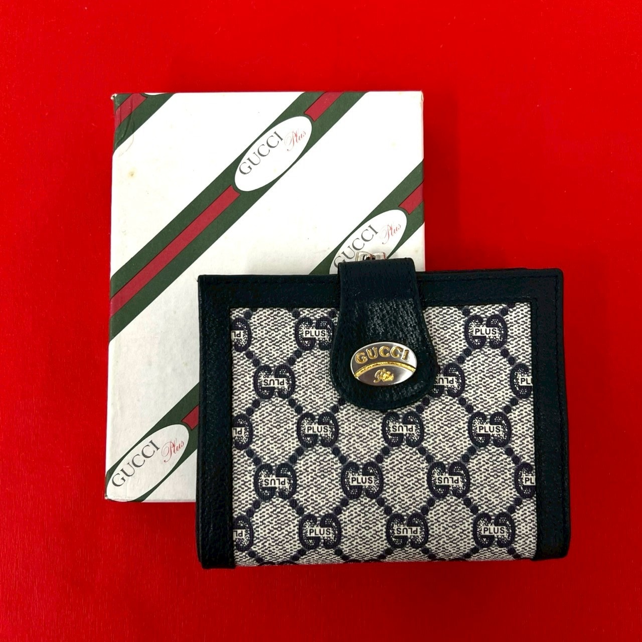 GUCCI グッチ グッチプラス ロゴ 金具 レザー PVC 二つ折り財布 ネイビー
329-1