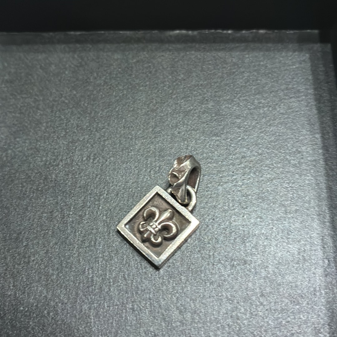 Chrome Hearts Framed BS Fleur Charm "Silver"