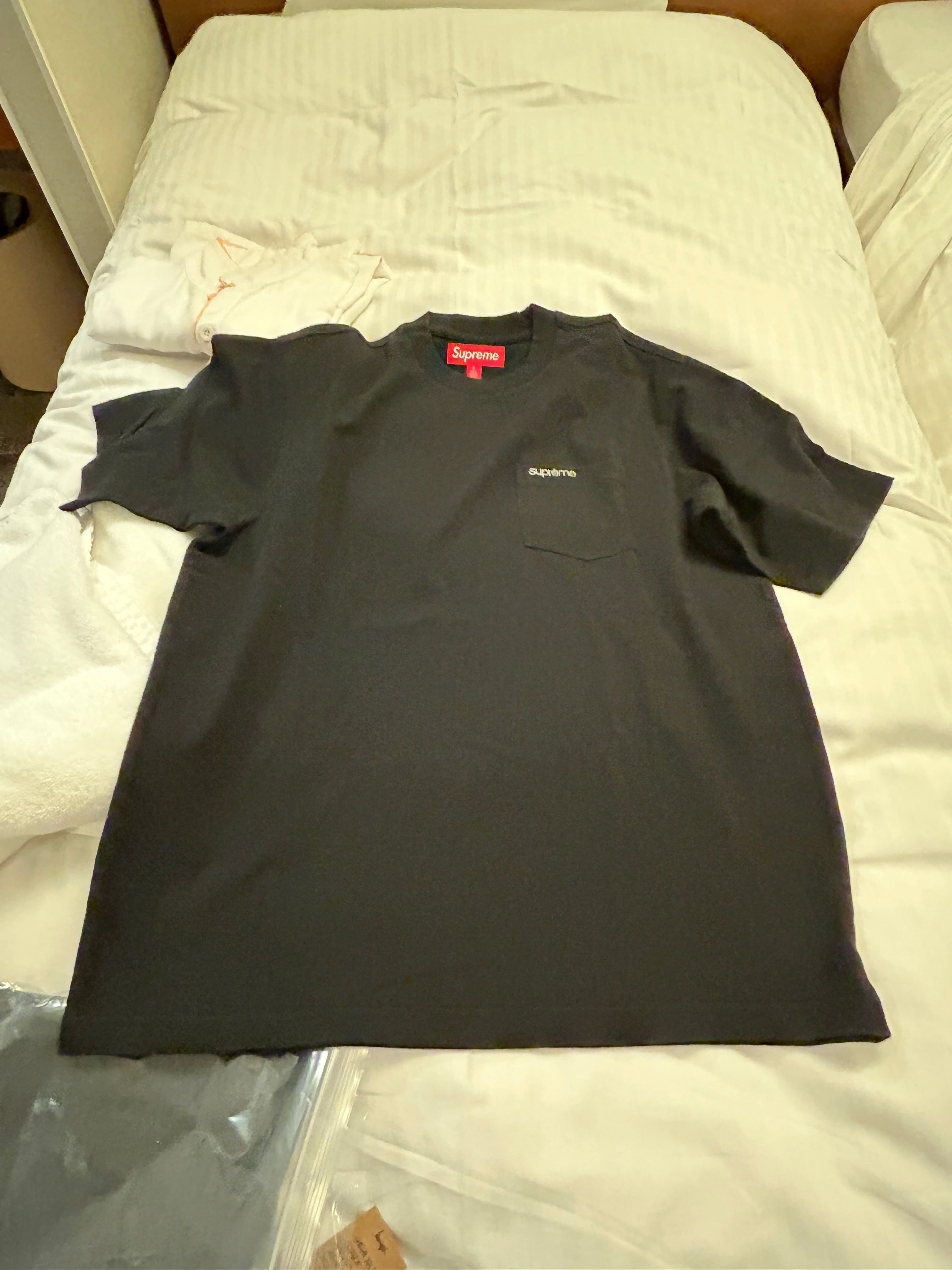 シュプリーム S/S ポケットTシャツ "ブラック"