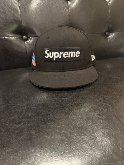 Supreme World Famous Box Logo New Era® "Black"