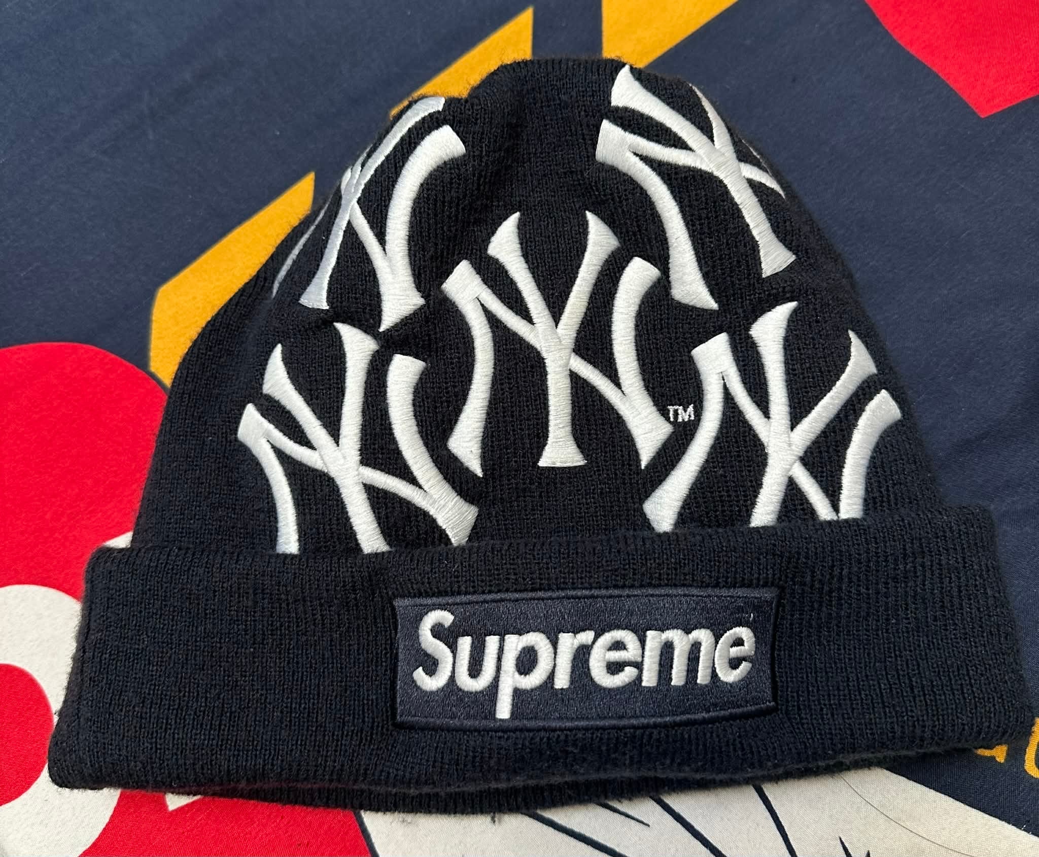 Supreme / New York Yankees / New Era Box Logo Beanie "Navy"