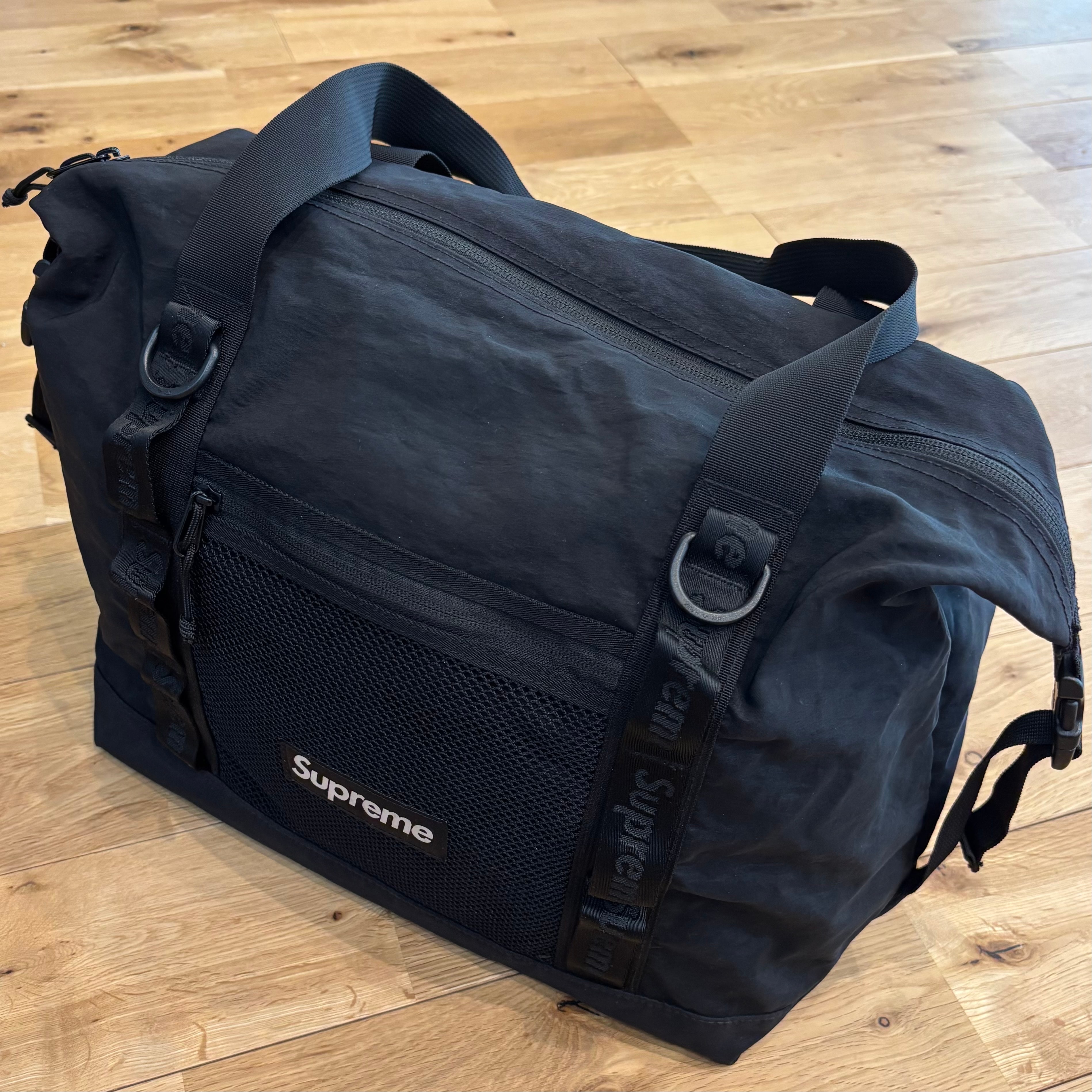 Supreme Zip Tote 25L 