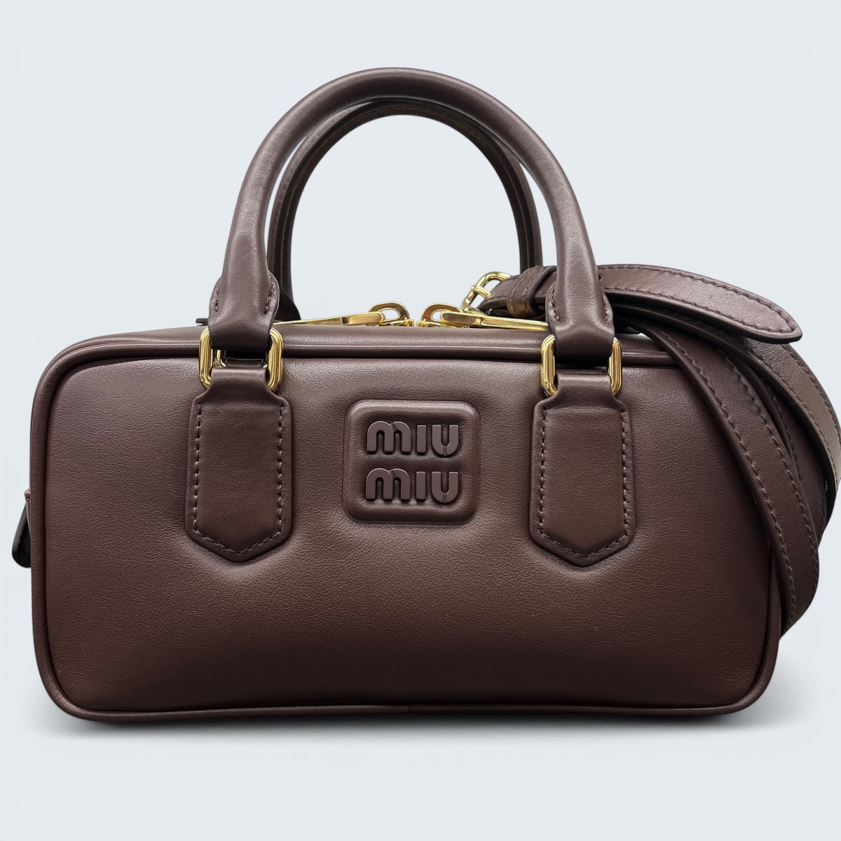 miumiu 展示品級 ミュウミュウ アルカディ レギュラー 2way ハンドバッグ ショルダーバッグ 5BB142 レザー ダークブラウン クロスボディ ポシェット ロゴ 美品 SAランク 中古 鑑定済 ミュウミュウハンドバッグ【定価412,500円】