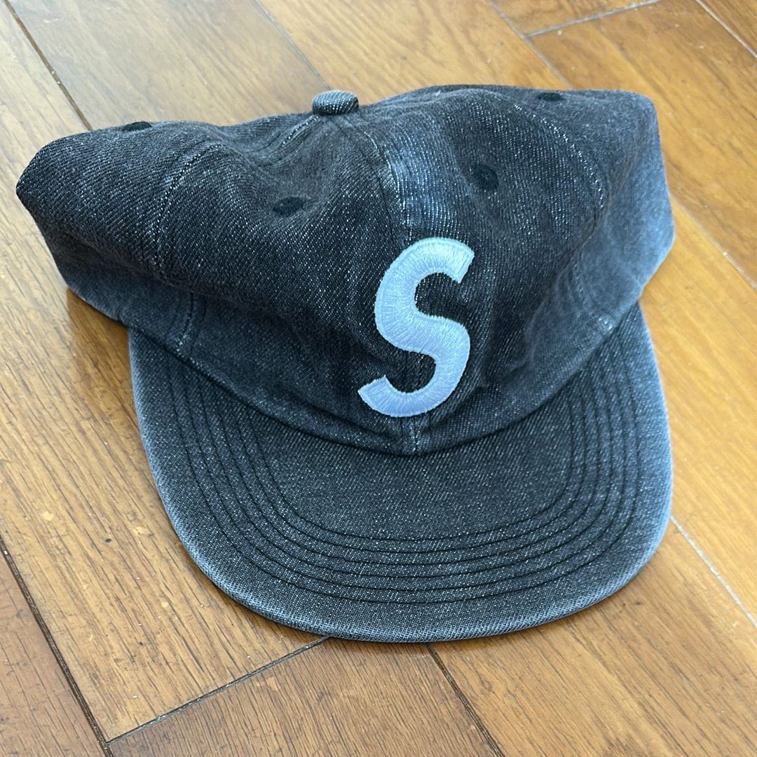 Supreme Sロゴ キャップ