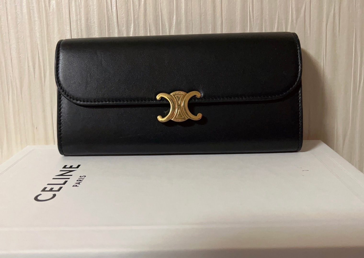 CELINE Large Flap Wallet Triomphe in Shiny Smooth Lambskin "BLACK"