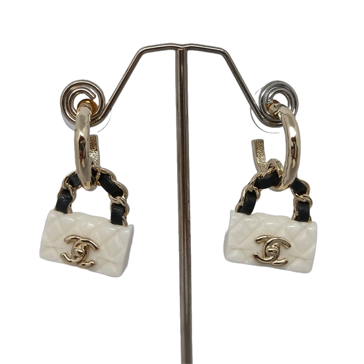 CHANEL シャネル ココマーク マトラッセ バッグモチーフ ピアス ABA009 メタル レザー ホワイト レディース【中古】