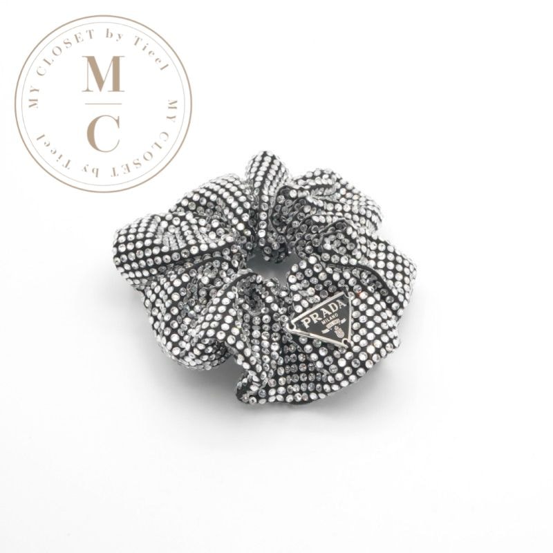 プラダ PRADA ヘアアクセサリー ブラック シルバー トライアングル シュシュ ラインストーン