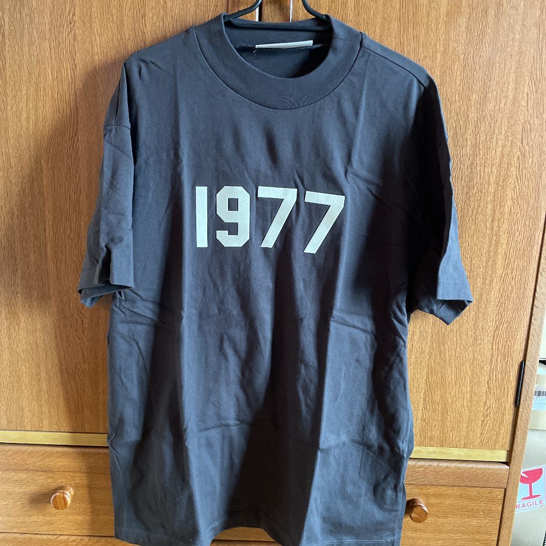 FEAR OF GOD ESSENTIALS 1977 T-SHIRT "Iron"