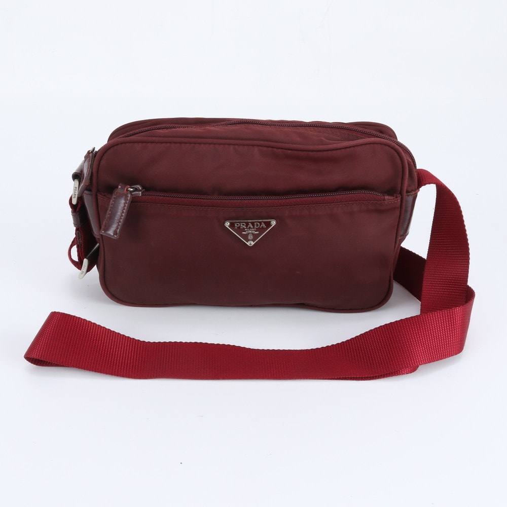 プラダ テスート ナイロントライアングルロゴショルダーバッグ