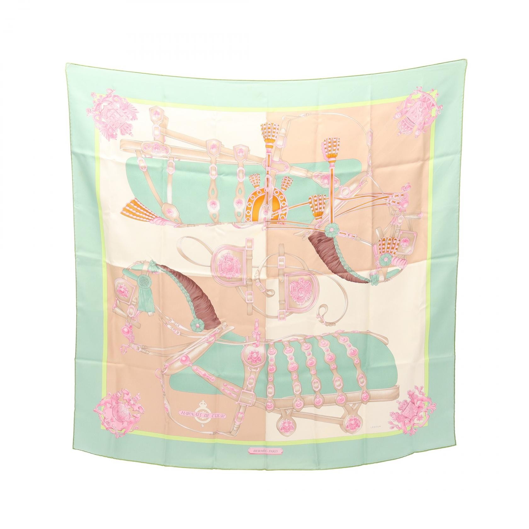 エルメス HERMES カレ90 HARNAIS DE COUR スカーフ 衣料品 シルク シルク レディース グリーン系 / マルチカラー 【中古】