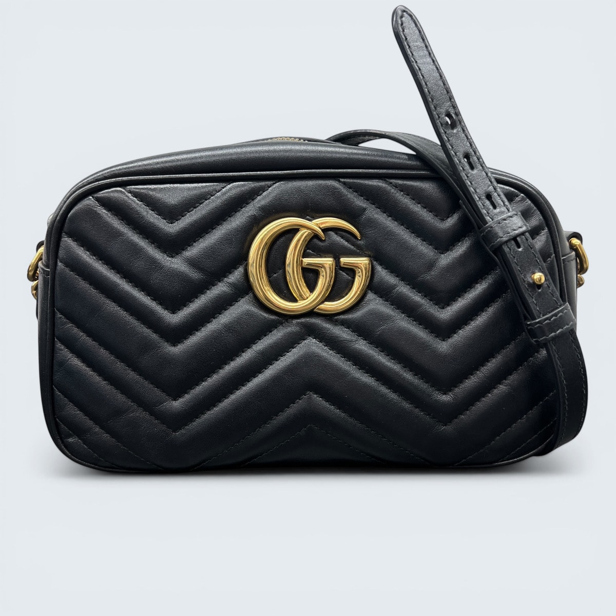 GUCCI 美品 グッチ GGマーモント スモール カメラバッグ チェーンショルダーバッグ 447632 レザー ブラック ゴールド金具 クロスボディ ポシェット 箱付属 ABランク 中古 鑑定済 グッチバッグ