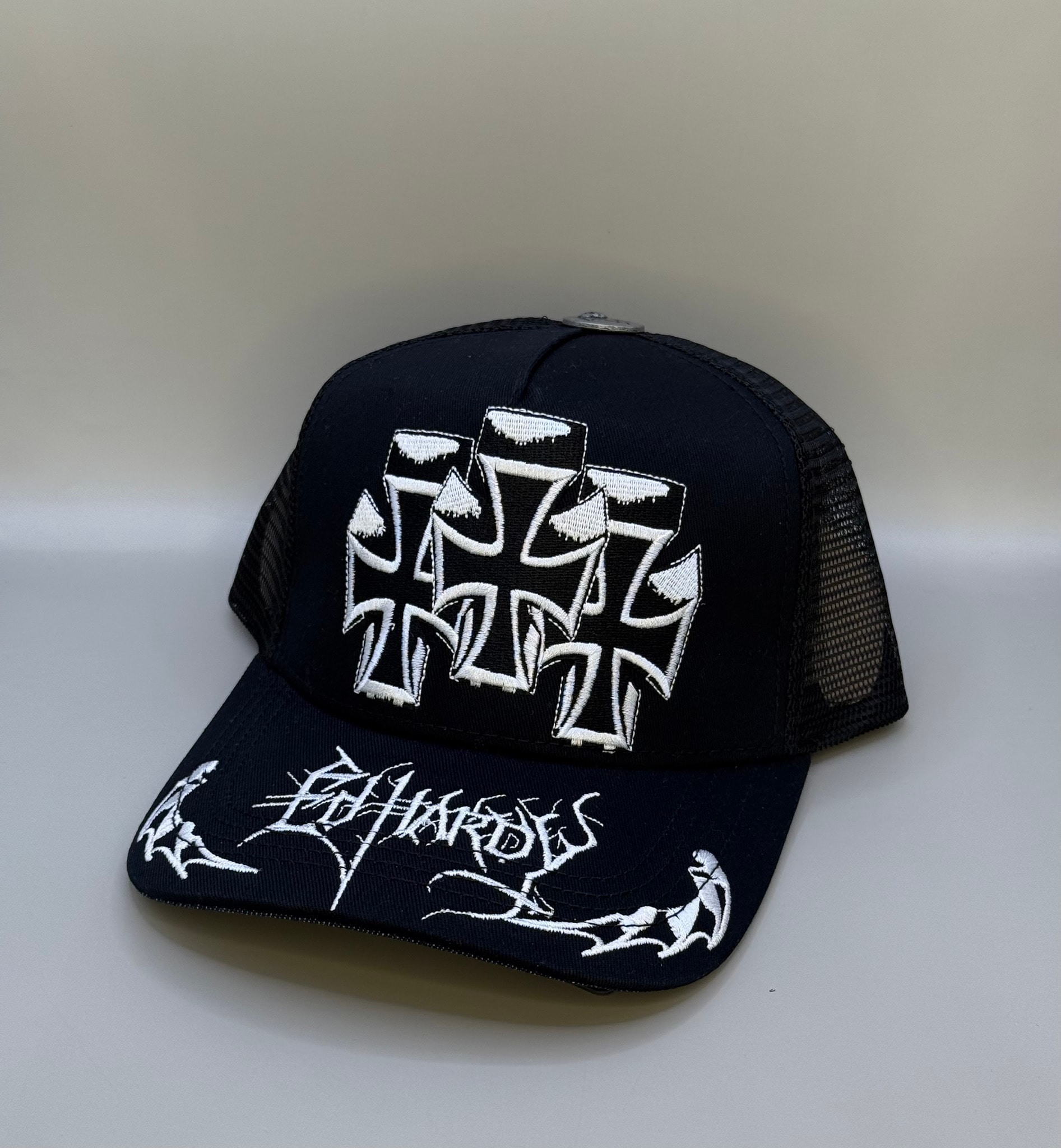 【限定発売】Ed Hardy Christian Audigier クロス トラッカーキャップ 