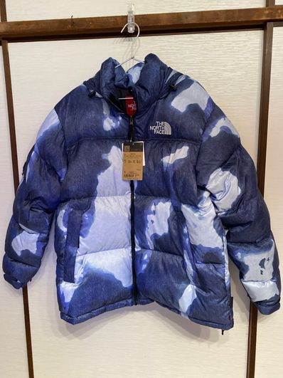 Supreme x The North Face Bleached Denim Print Nuptse Jacket "Indigo"