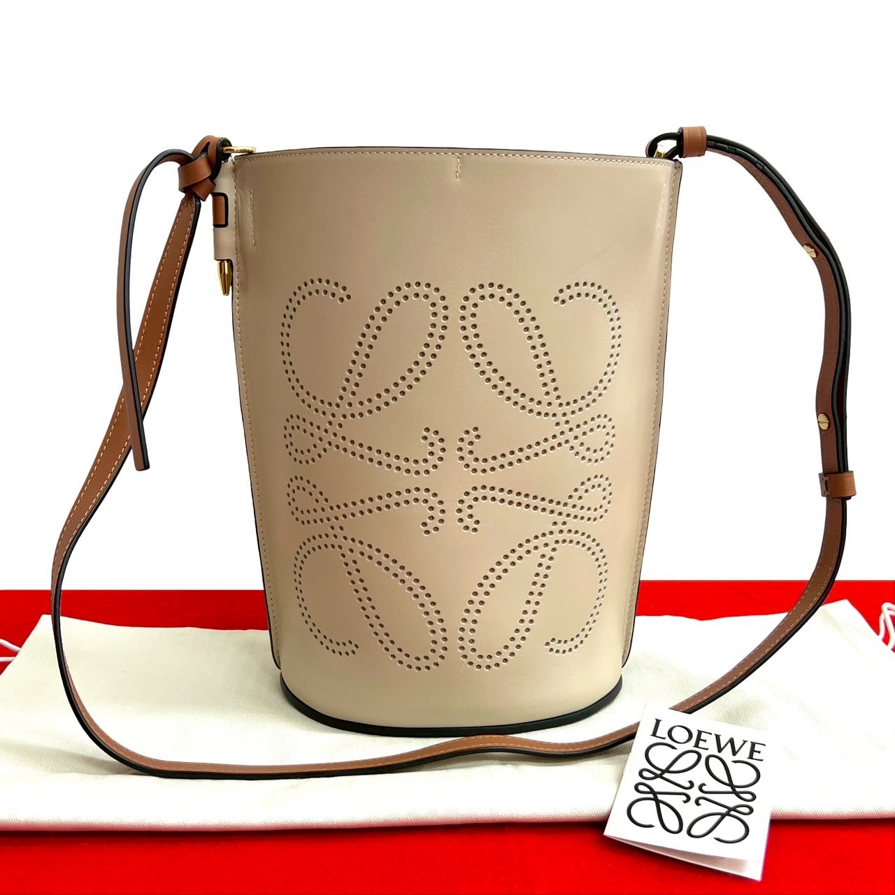 LOEWE ロエベ アナグラム ゲートバケット ロゴ パンチング レザー ショルダーバッグ ブラウン
 59166