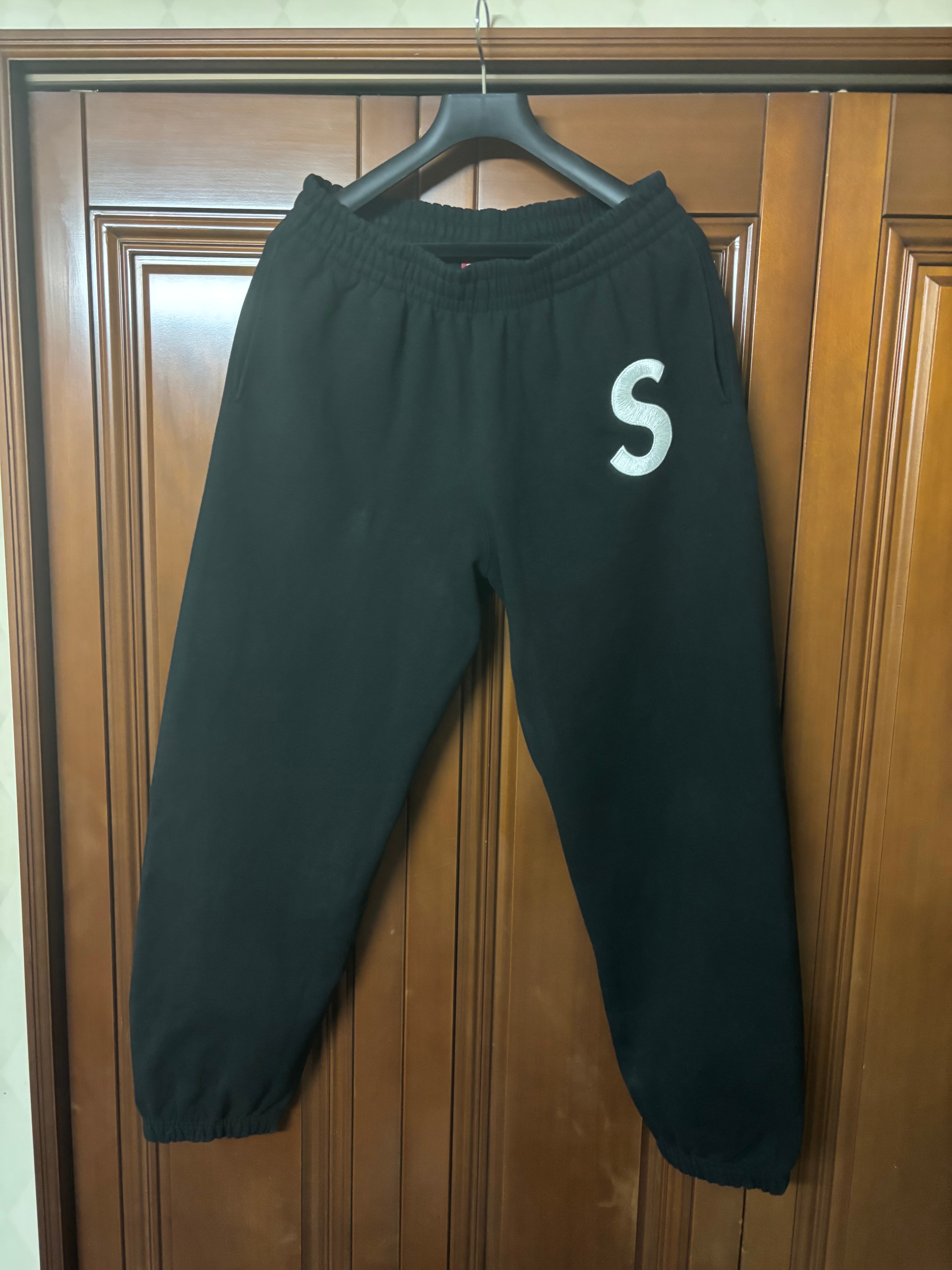 Supreme S Logo Sweatpant "Black"