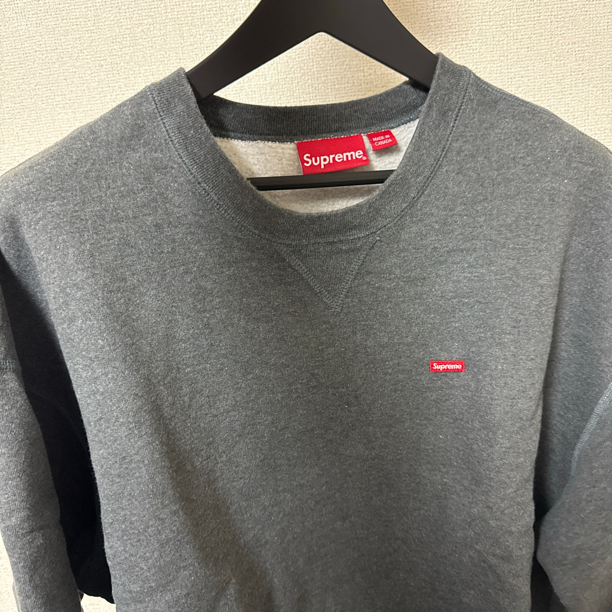 Supreme Small Box Crewneck "Charcoal" (23FW)