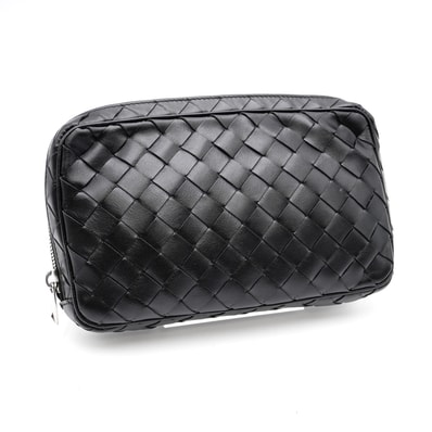 BOTTEGA VENETA(ボッテガ・ヴェネタ)イントレチャート スモール オーガナイザー ポーチ クラッチバッグ ブラック 黒 レザー 編み込み シルバー金具 ファスナー開閉 メンズ レディース ユニセックス【中古】