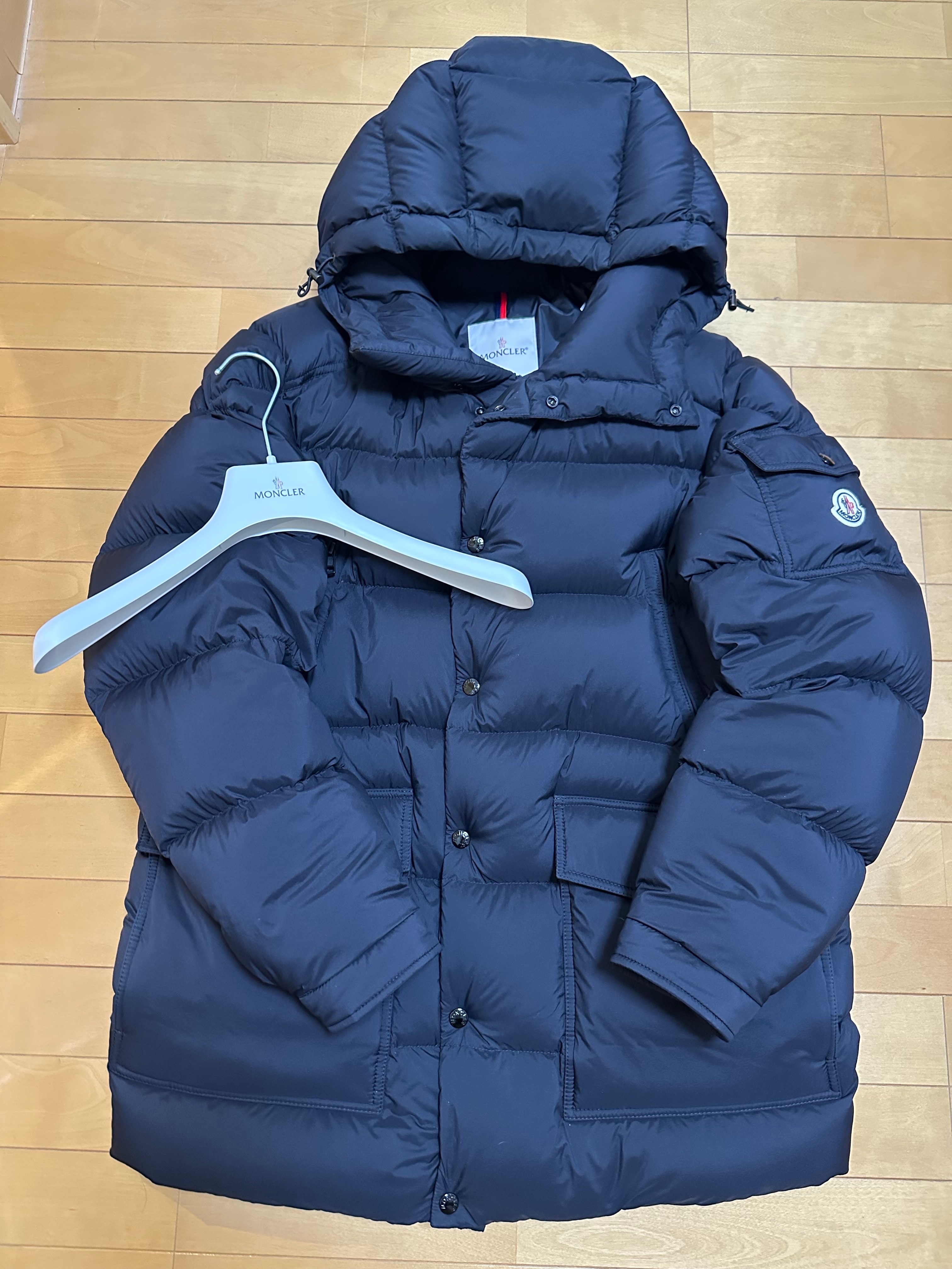 モンクレール Bretagne ブラックダウン