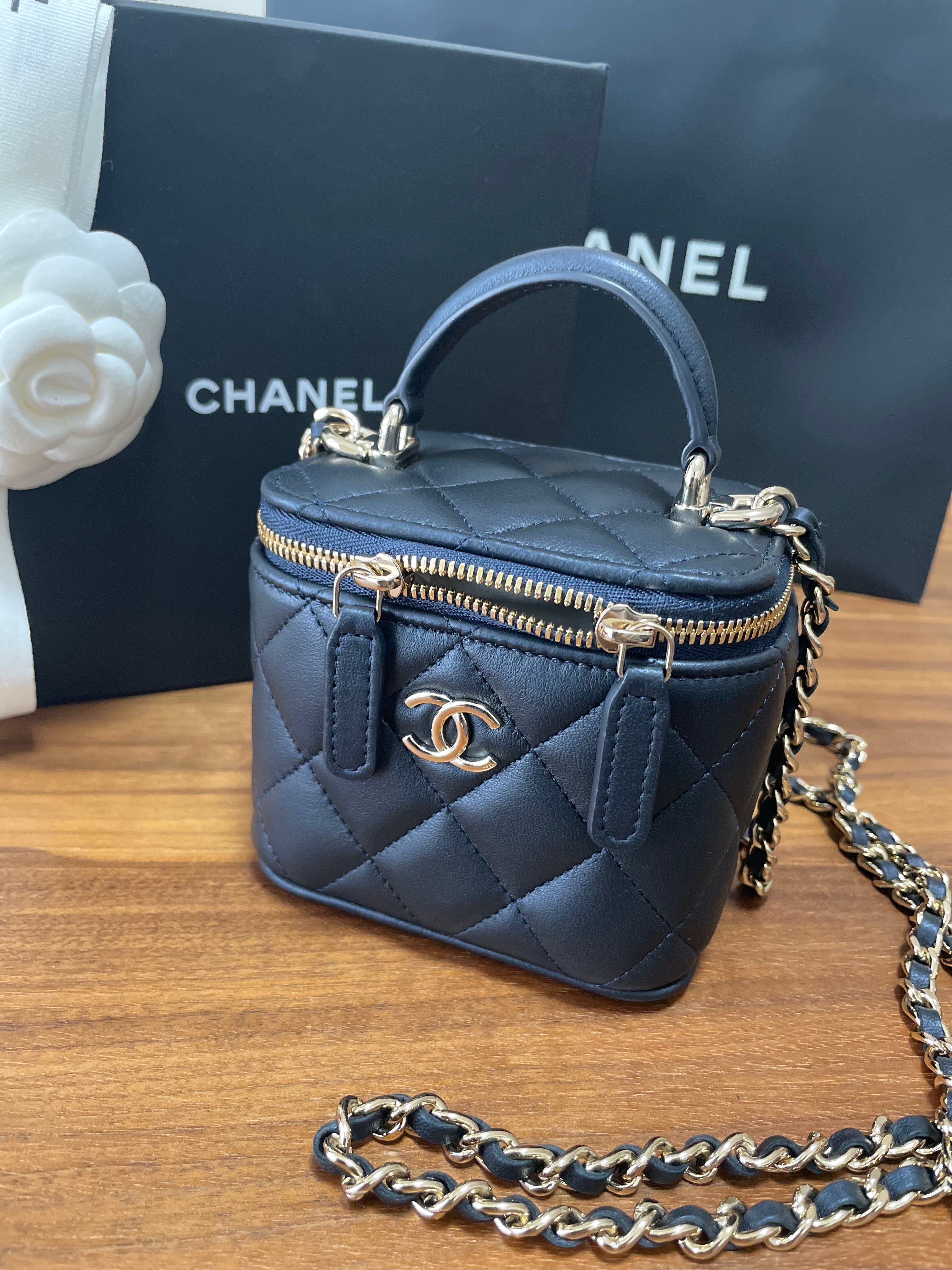 シャネル トップハンドル スモールヴァニティケース”ネイビー“