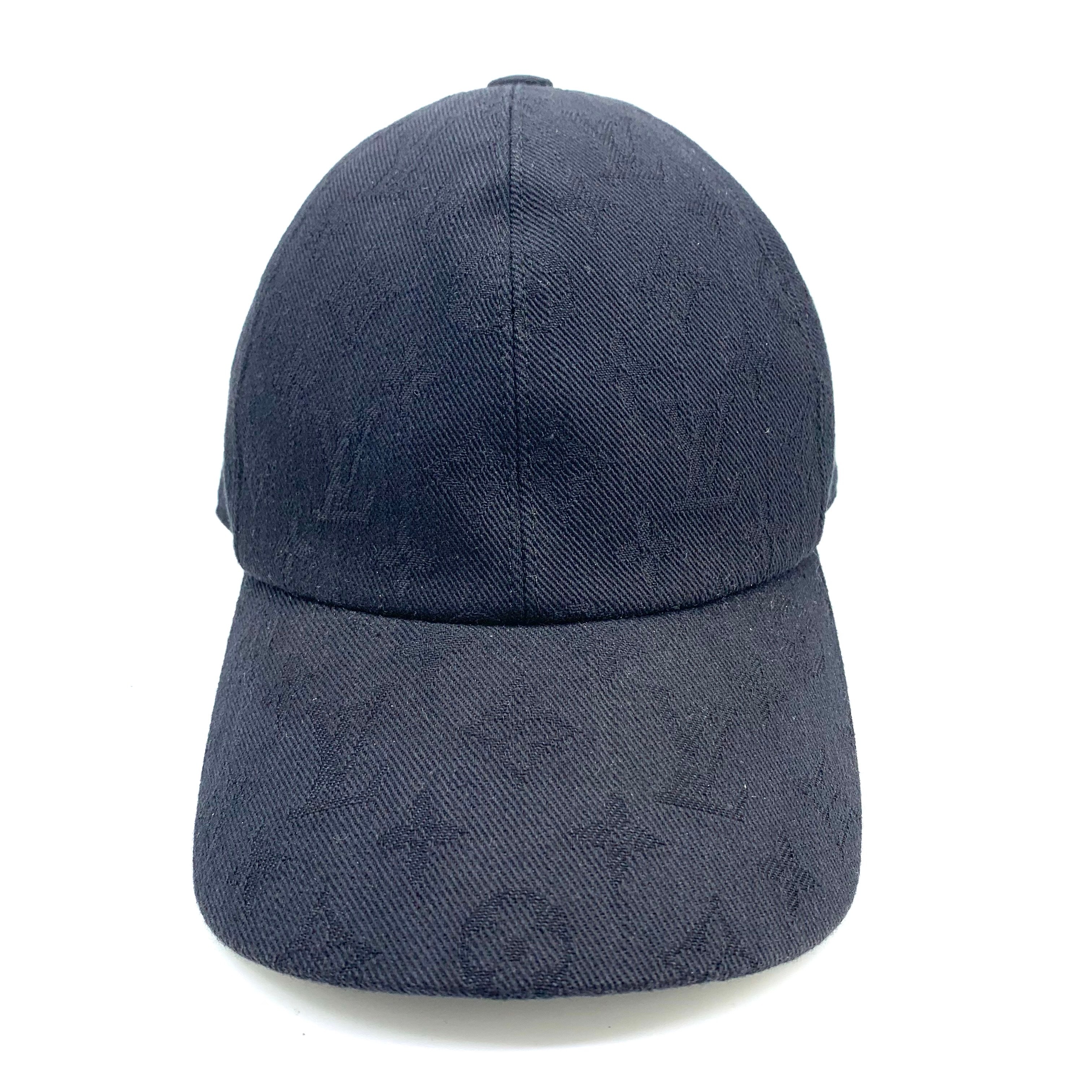 Louis Vuitton Monogram Essential Cap