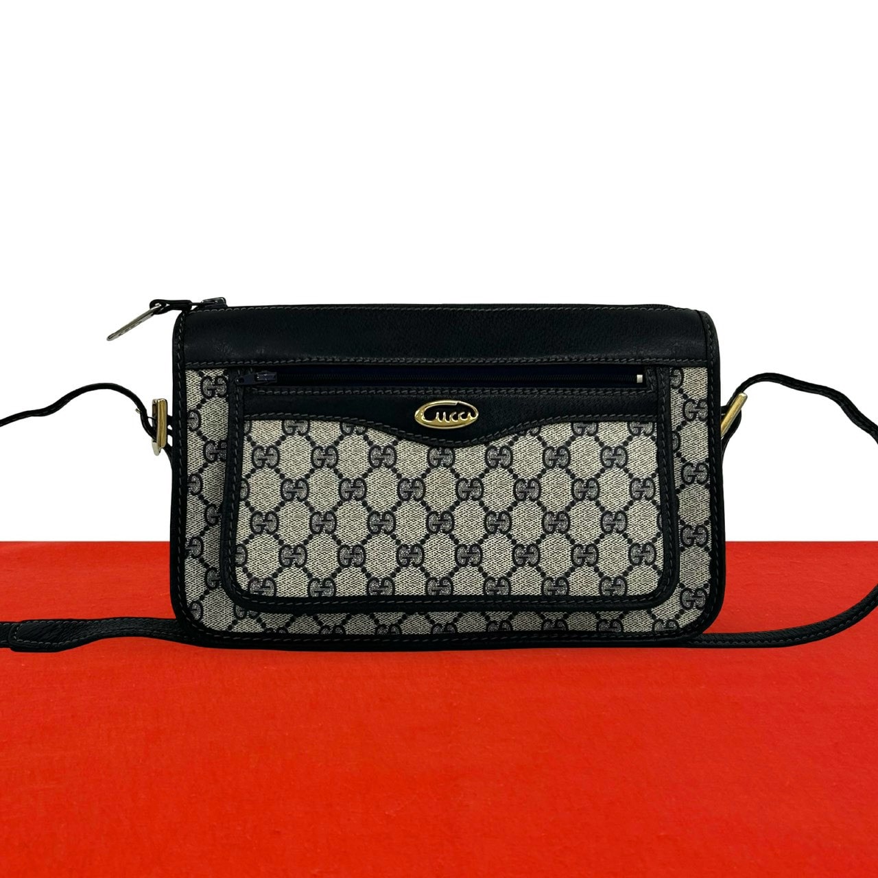 GUCCI グッチ GG ロゴ 柄 レザー PVC ショルダーバッグ ネイビー
92529