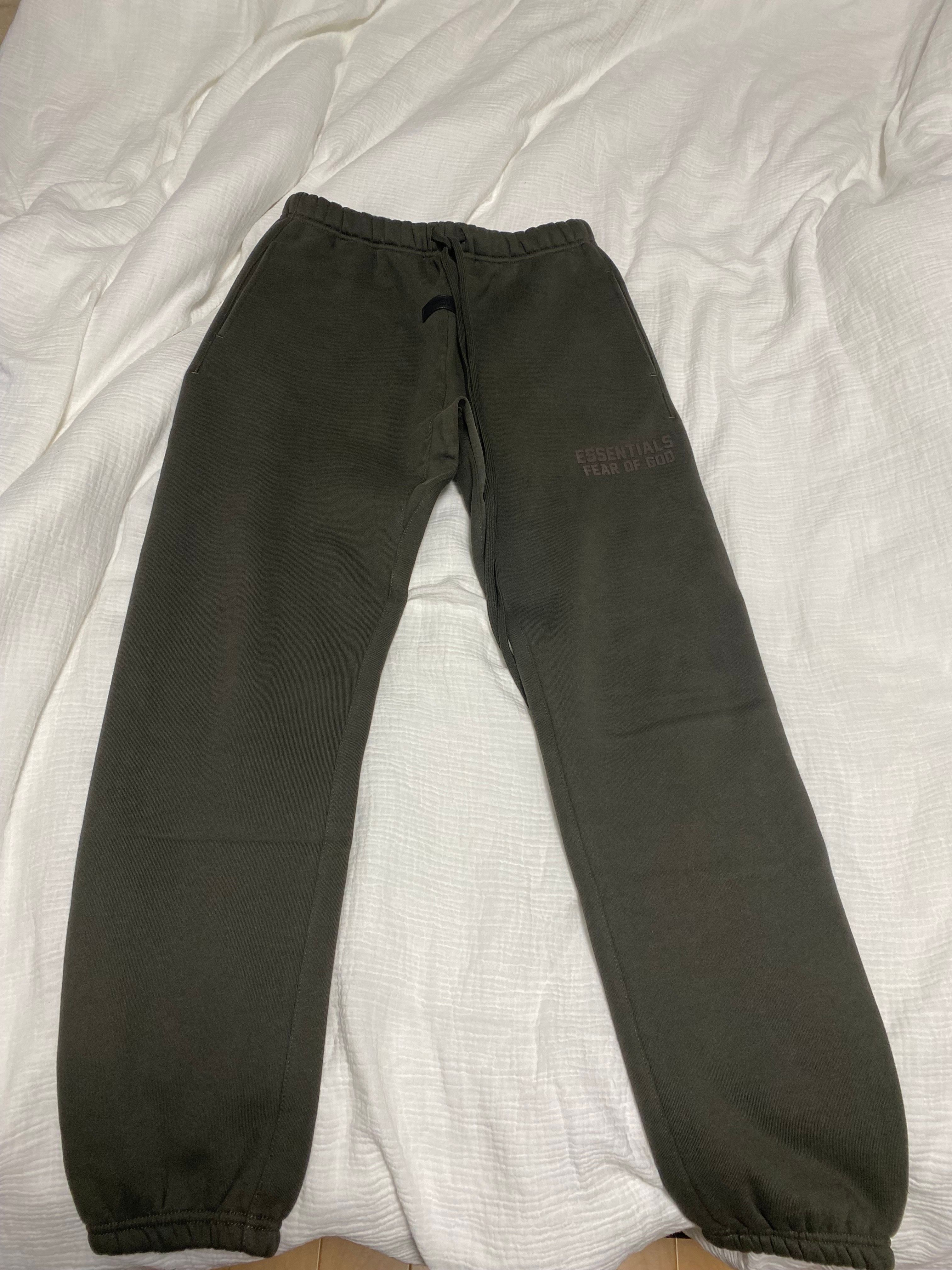 FEAR OF GOD ESSENTIALS Sweatpant "Off Black"