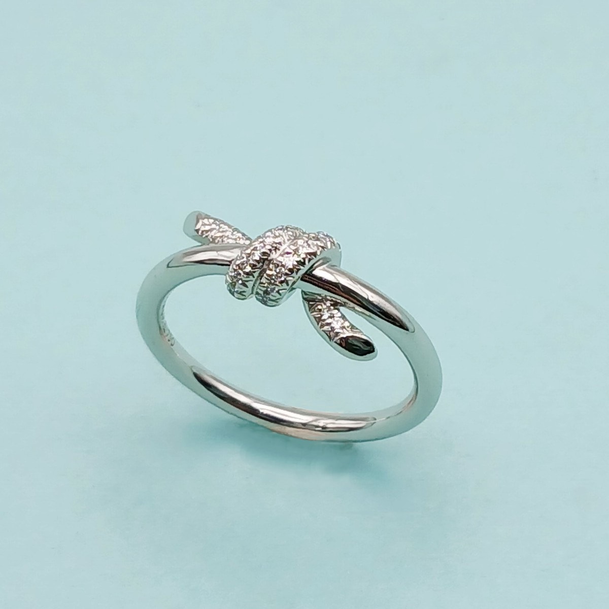 TIFFANY&Co. ティファニー ノット ダイヤモンドリング 750WG リング・指輪 70302608 約8号 K18ホワイトゴールド ホワイトゴールド  レディース【中古】
