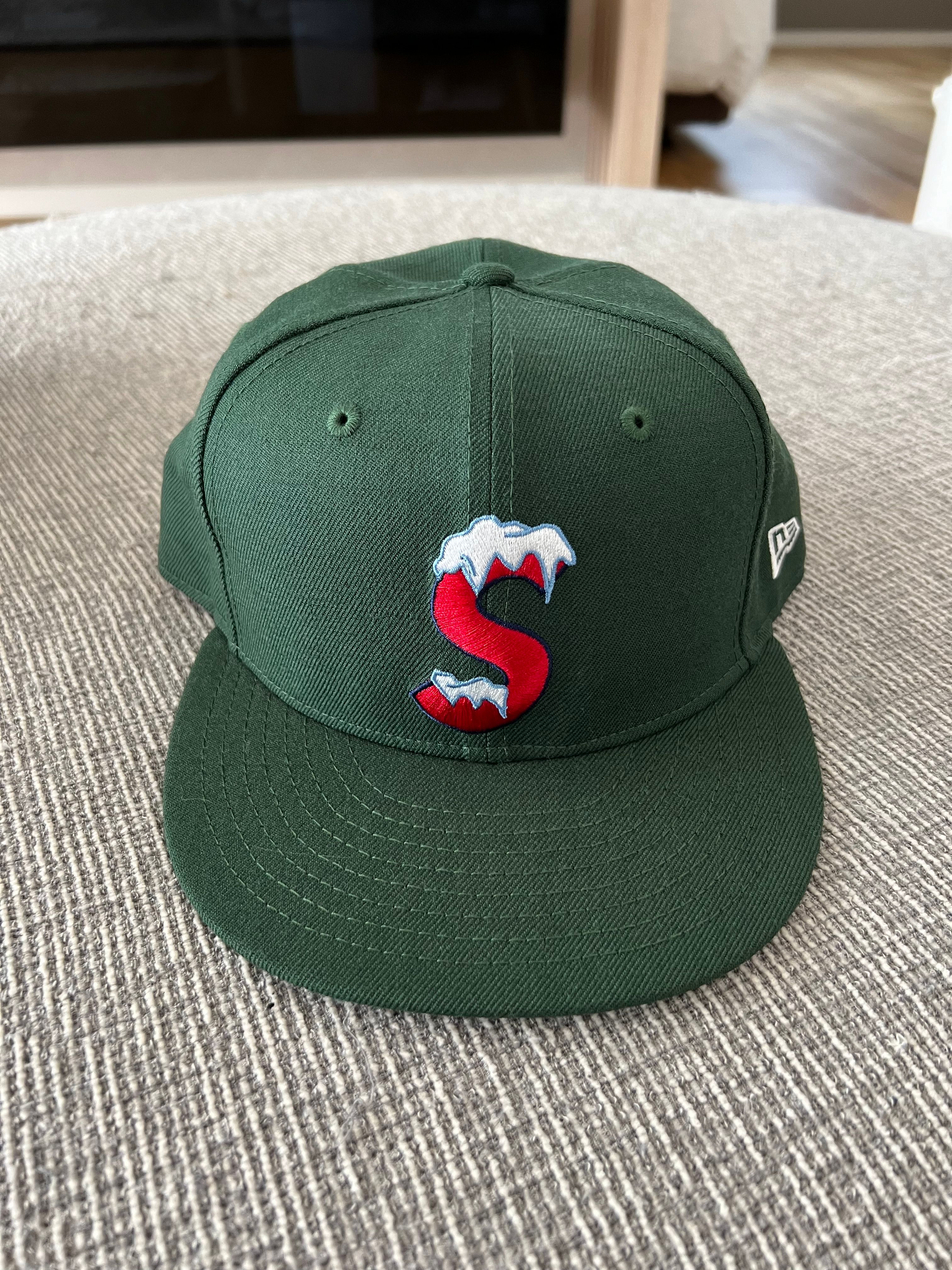 Supreme S Logo New Era® "Green" (20FW)