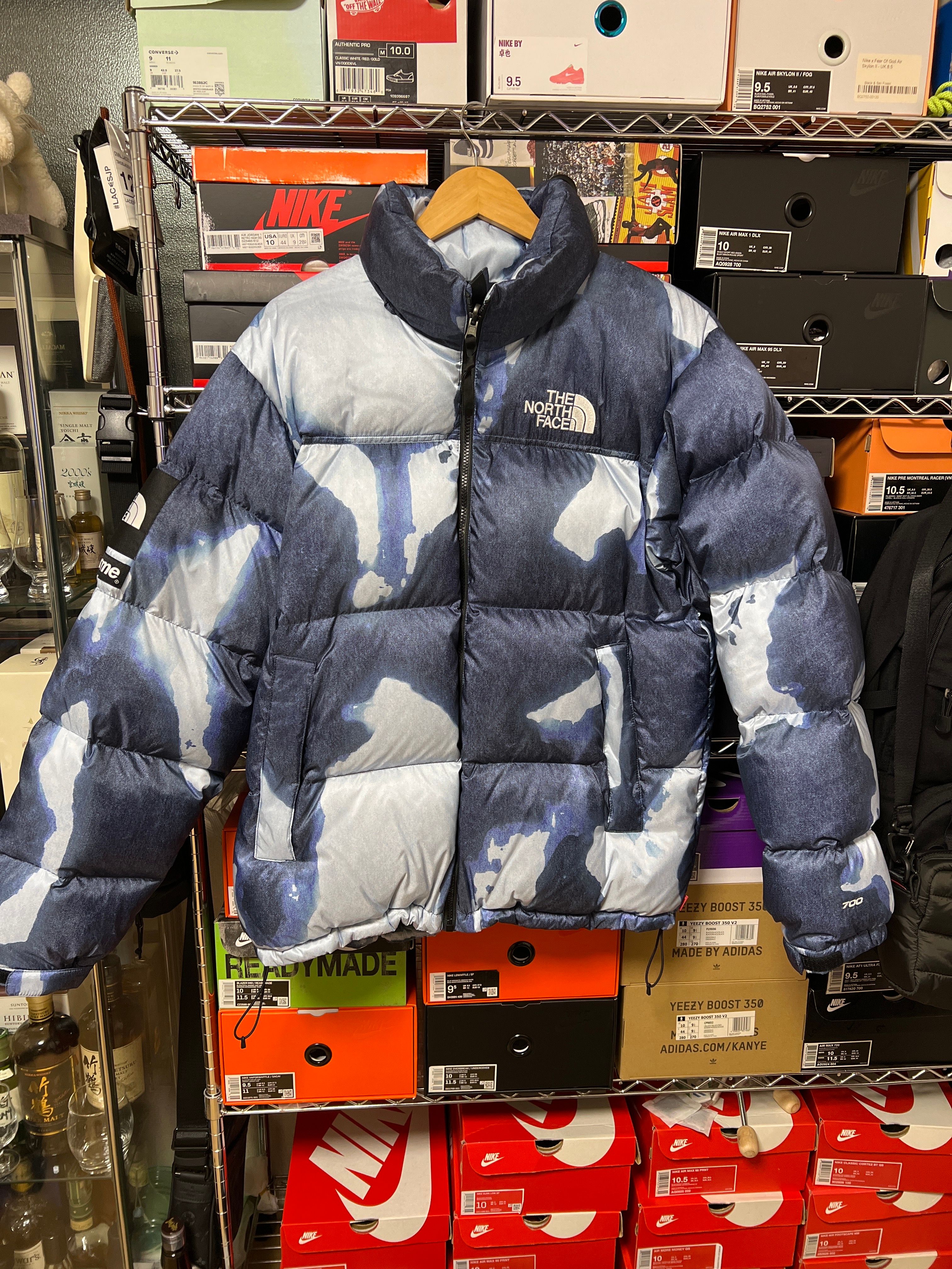 Supreme x The North Face Bleached Denim Print Nuptse Jacket "Indigo"