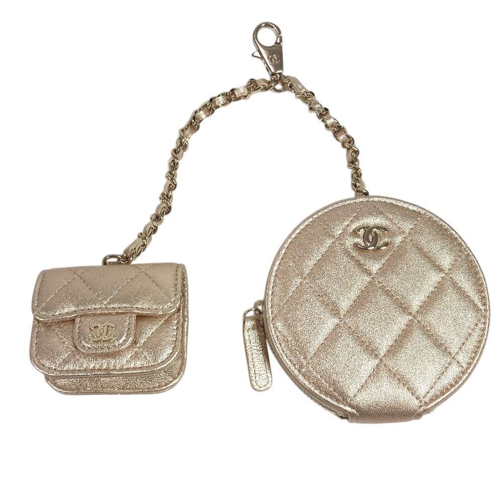 シャネル CHANEL マトラッセ ココマーク CHANEL 2024 イヤーギフト コインケース AirPods バッグチャーム ラムスキン ゴールド 未使用