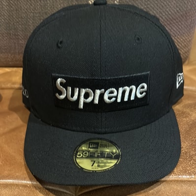 Supreme $1M Metallic Box Logo New Era® "Black"