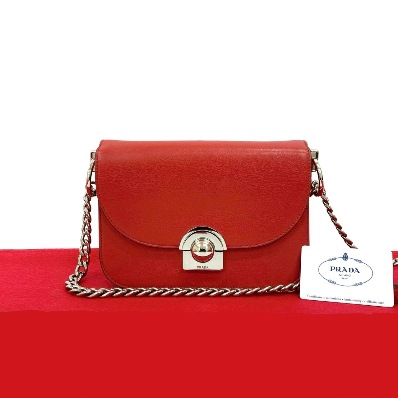 PRADA プラダ ロゴ 金具 レザー ショルダーバッグ レッド
11608
