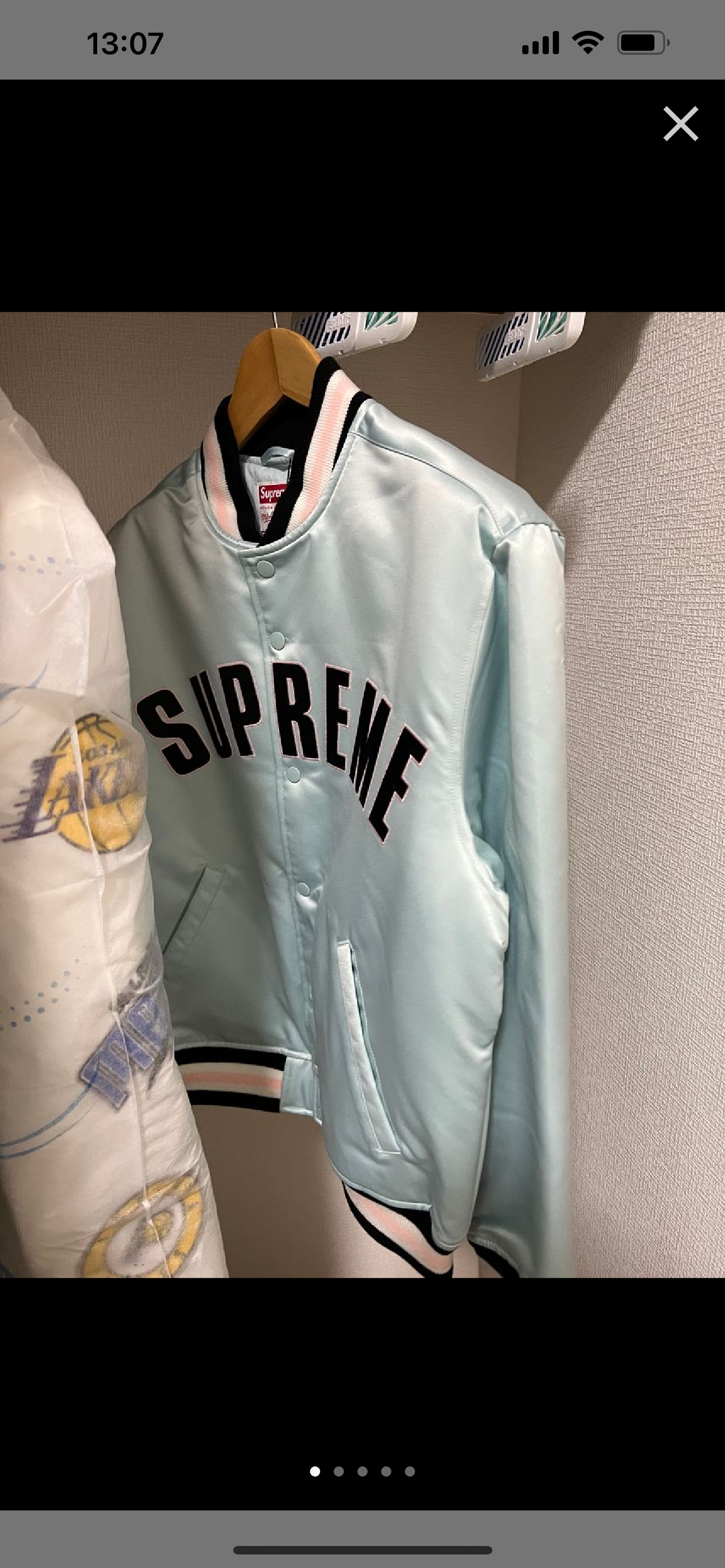 シュプリーム ミッチェル アンド ネス サテン バーシティ ジャケット "ブルー"